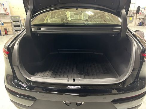 Used 2023 Toyota Crown Limited image 25