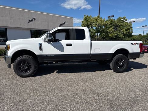 Used 2019 Ford F250 XL w/ STX Appearance Package AWD/4WD image 12