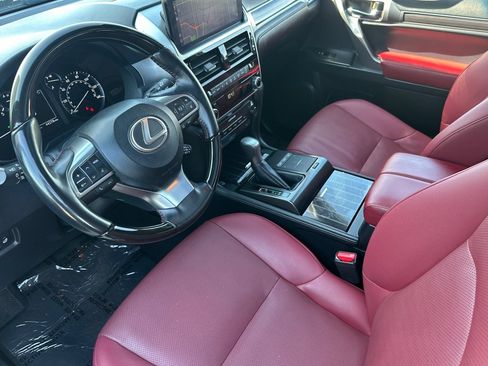 Used 2023 Lexus GX 460 Premium w/ Accessory Package image 9