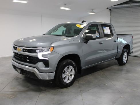 Used 2025 Chevrolet Silverado 1500 LT image 4