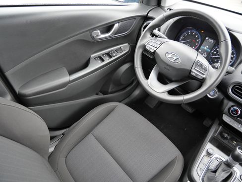 Certified 2022 Hyundai Kona SEL w/ Convenience Package image 9