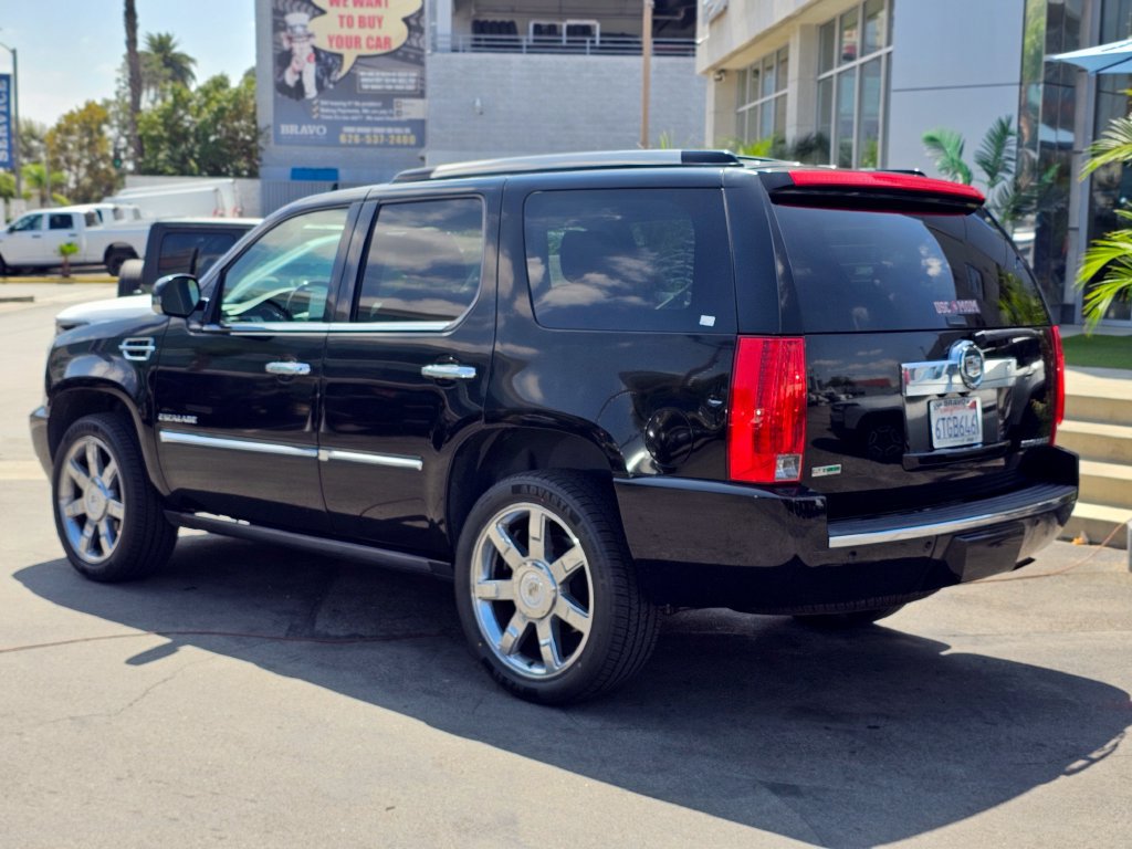 Used 2012 Cadillac Escalade Luxury RWD image 6