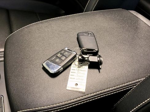 Used 2021 Volkswagen Atlas SE w/ Panoramic Sunroof Package image 15