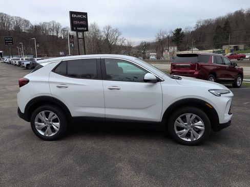Used 2026 Buick Encore GX Preferred w/ Comfort Package AWD/4WD image 3