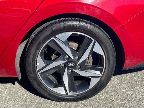 Used 2023 Hyundai Elantra Limited image 7