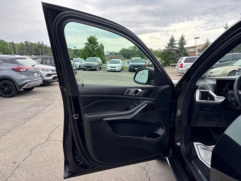 Used 2024 BMW X5 xDrive40i AWD/4WD image 16