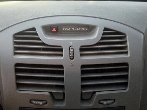 Used 2005 Chevrolet Malibu LS image 29