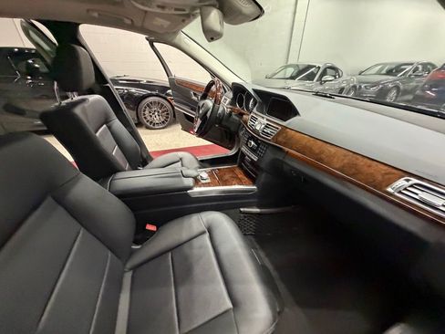 Used 2014 Mercedes-Benz E 350 4MATIC Sedan image 33