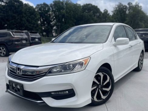 Used 2017 Honda Accord EX-L image 3