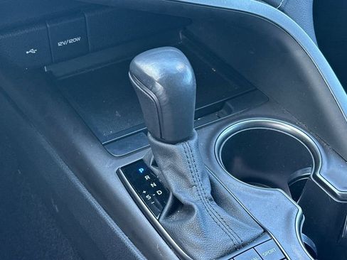 Used 2022 Toyota Camry SE FWD image 19