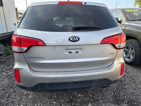Used 2014 Kia Sorento LX image 9