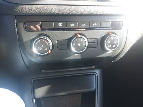Used 2013 Volkswagen Tiguan S AWD/4WD image 21