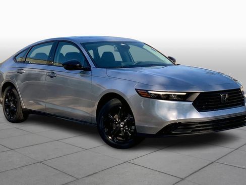 Used 2025 Honda Accord SE image 2