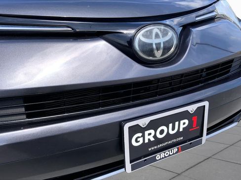 Used 2018 Toyota RAV4 XLE w/ Plus Extra Value Package FWD image 29