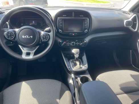 Used 2022 Kia Soul LX w/ Technology Package FWD image 7