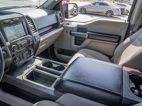 Used 2017 Ford F150 XLT w/ Equipment Group 302A Luxury image 15