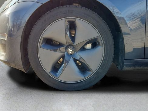 Used 2020 Tesla Model 3 Standard Range Plus image 10