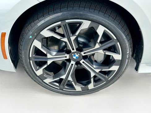 Used 2025 BMW 330i Sedan w/ Premium Package RWD image 33