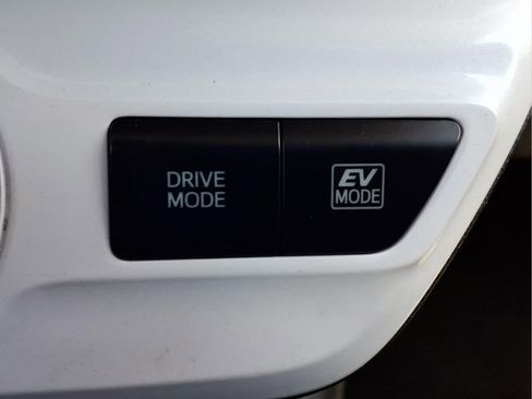 Used 2018 Toyota Prius Two w/ Prius Two Safety Plus Package image 12