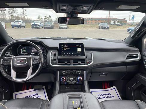 Used 2022 GMC Yukon XL SLT w/ SLT Premium Package AWD/4WD image 25