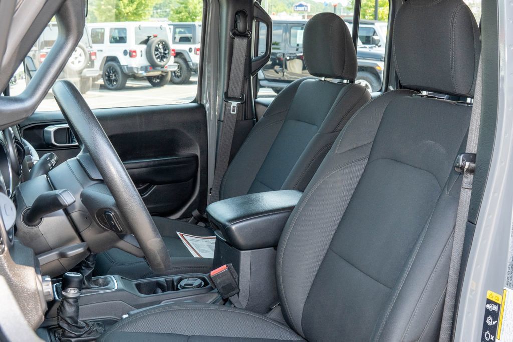 Used 2021 Jeep Wrangler Unlimited Sport AWD/4WD image 13