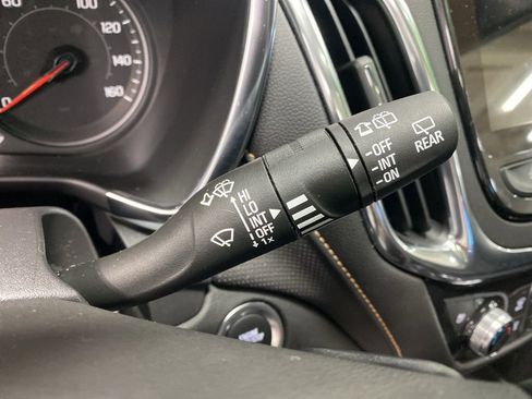 Certified 2024 Chevrolet Equinox Premier image 44