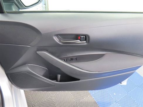 Used 2025 Toyota Corolla LE FWD image 33