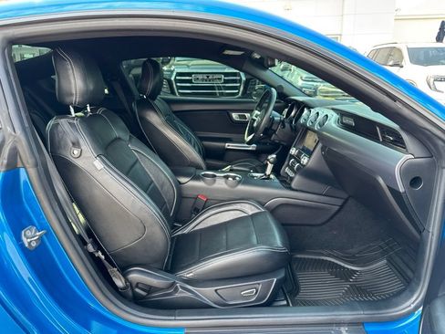 Used 2019 Ford Mustang Coupe w/ Equipment Group 101A RWD image 18