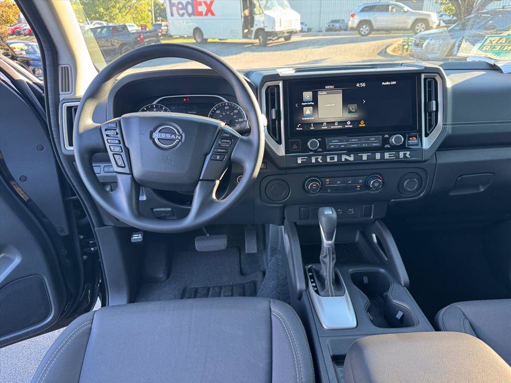 Certified 2025 Nissan Frontier SV RWD image 12