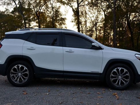 Used 2019 GMC Terrain SLT w/ Preferred Package image 4