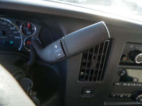 Used 2024 Chevrolet Express 3500 LT w/ LT Preferred Equipment Group RWD image 25