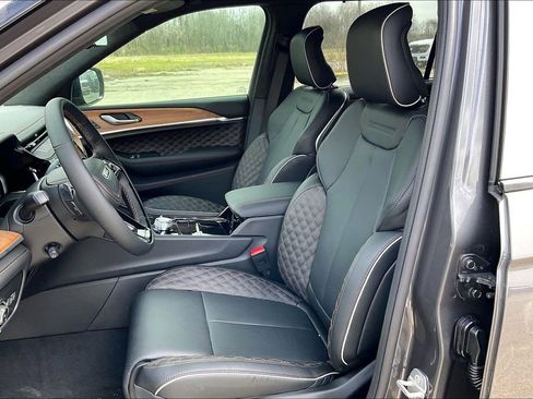 New 2026 Jeep Grand Cherokee L Summit w/ Obsidian Package image 8