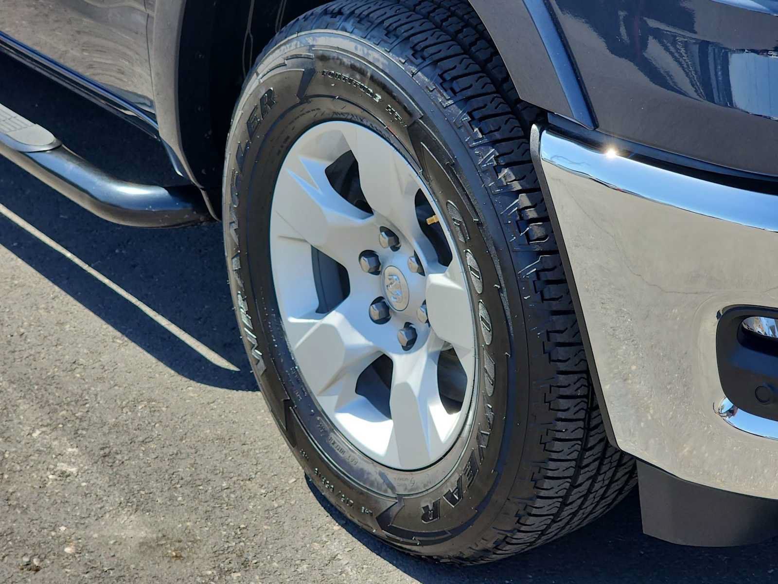 Used 2025 RAM 1500 Big Horn AWD/4WD image 12