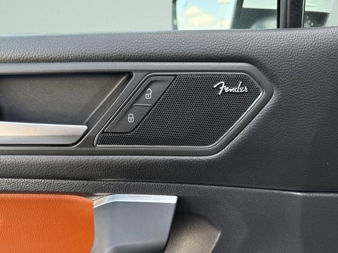 Used 2019 Volkswagen Tiguan SEL Premium image 31