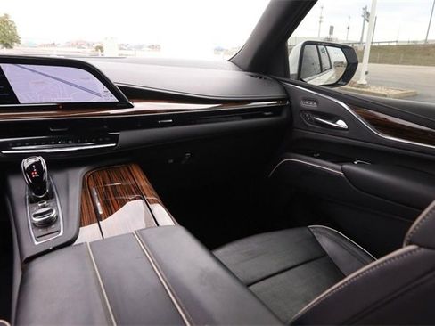 Used 2021 Cadillac Escalade ESV Premium Luxury image 30