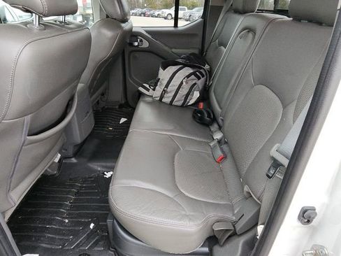 Used 2019 Nissan Frontier SL image 11