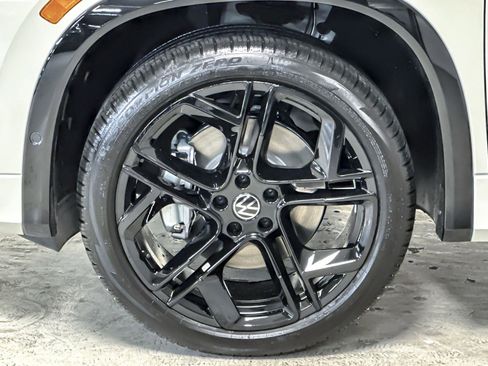 New 2026 Volkswagen Tiguan SE R-Line image 24