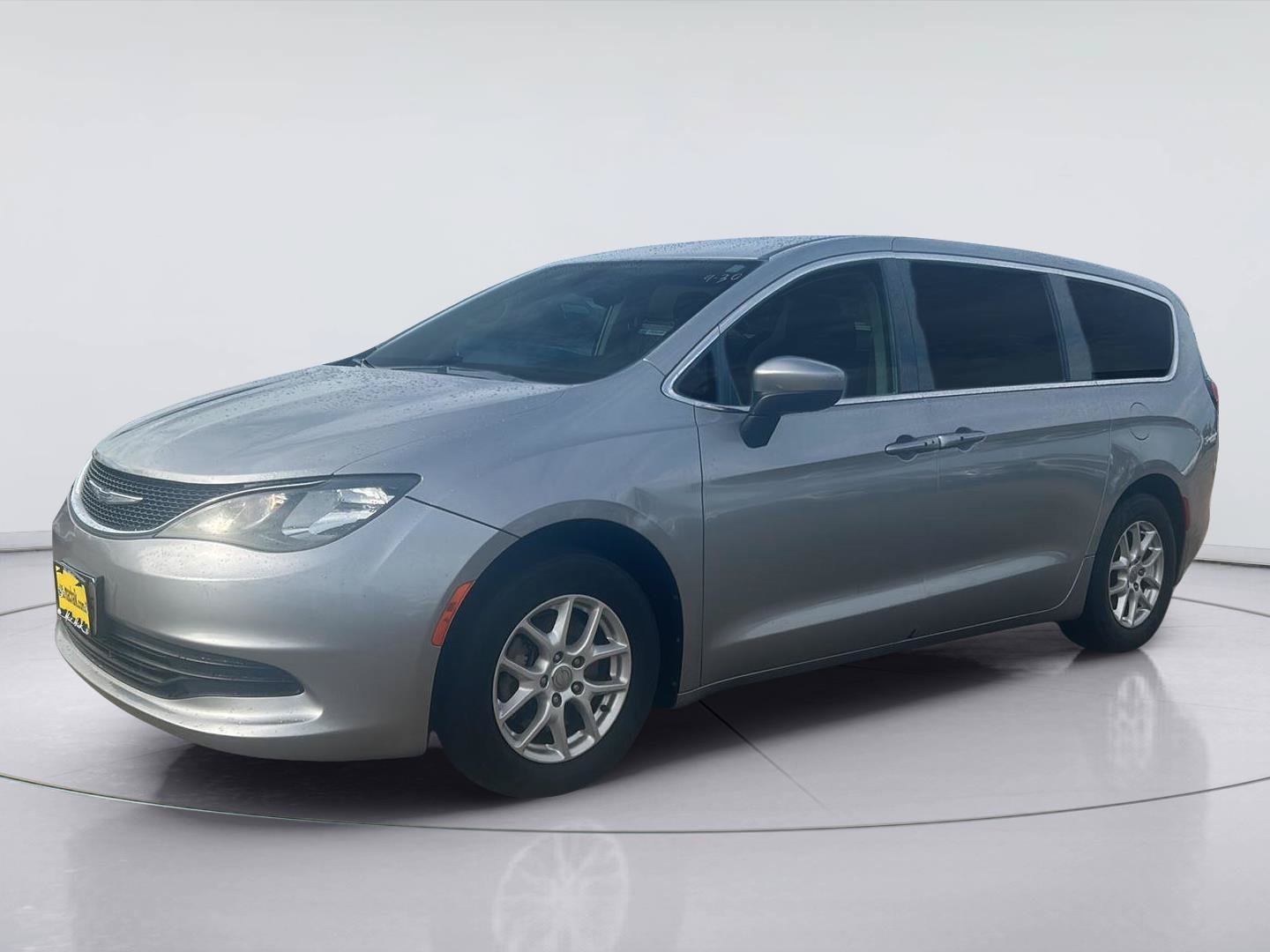 Used 2017 Chrysler Pacifica Touring FWD image 1