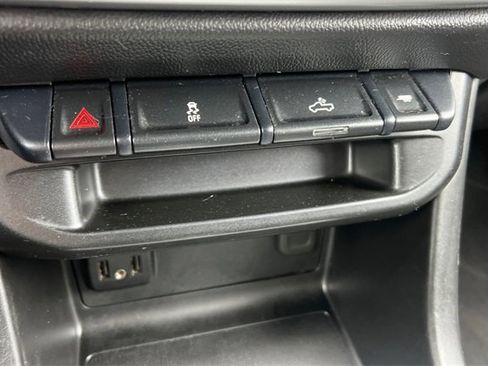 Used 2020 Chevrolet Colorado LT w/ Colorado RST Special Edition image 36