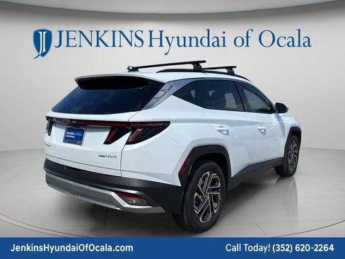 Certified 2025 Hyundai Tucson Limited AWD/4WD image 3