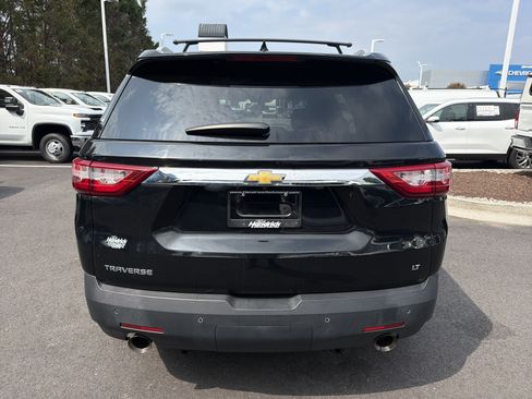 Used 2018 Chevrolet Traverse LT FWD image 8