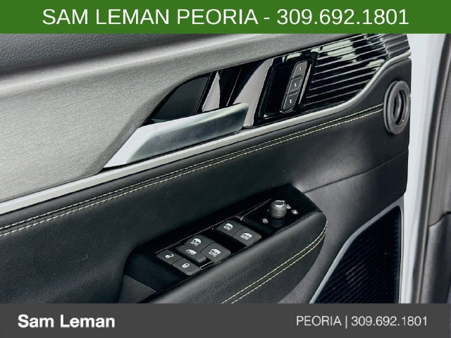 New 2026 Jeep Grand Wagoneer 4WD w/ Premium Group I image 18