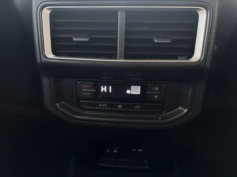 New 2026 Volkswagen Atlas Peak Edition image 18