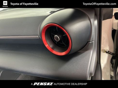 Used 2024 Toyota GR86 Premium image 10