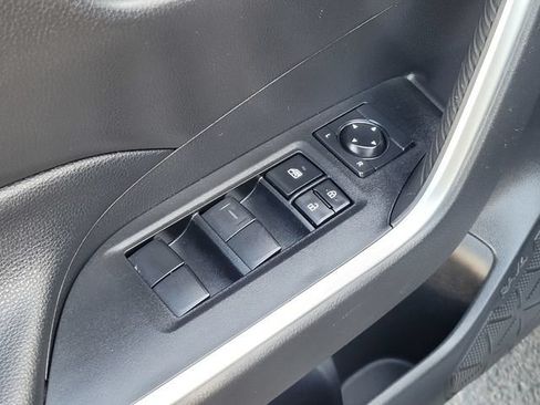 Certified 2022 Toyota RAV4 LE AWD/4WD image 20