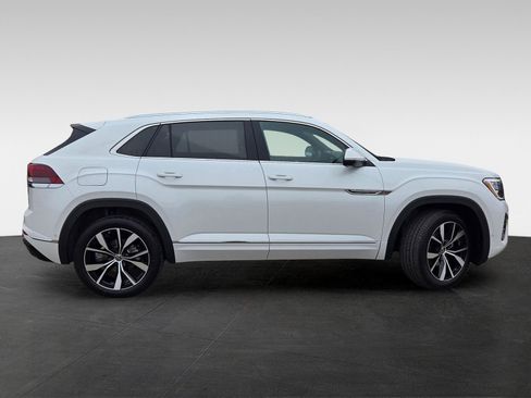 New 2026 Volkswagen Atlas Cross Sport SEL Premium R-Line image 4