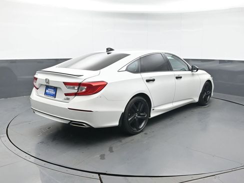 Used 2021 Honda Accord Sport image 6