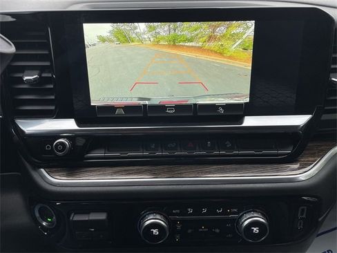 Used 2024 GMC Sierra 2500 SLE image 25