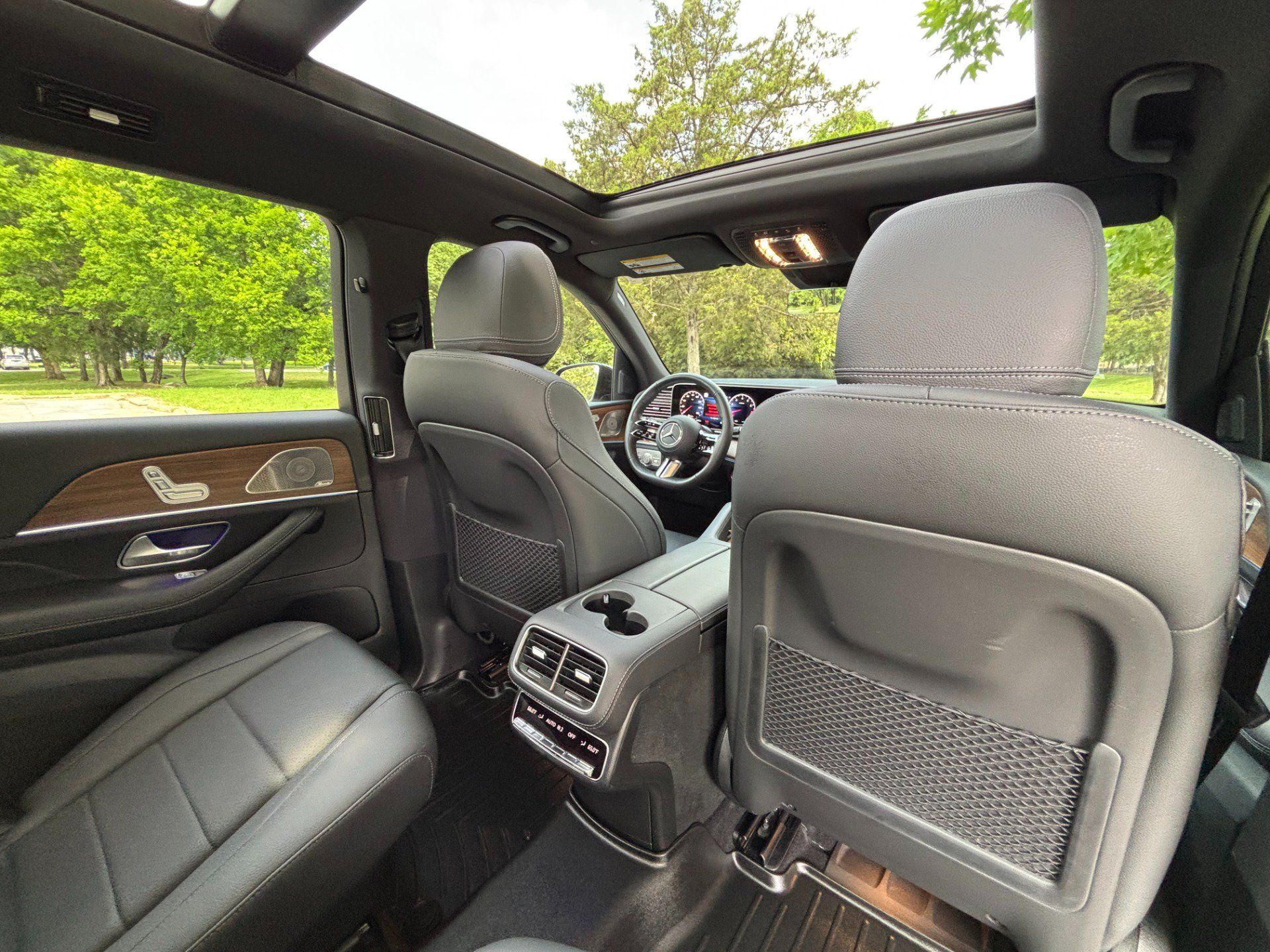 Used 2025 Mercedes-Benz GLS 450 4MATIC w/ AMG Line Exterior image 20