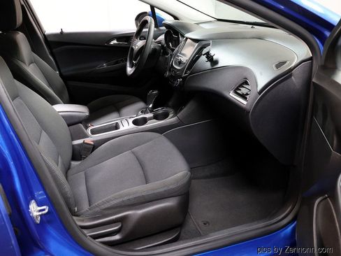 Used 2016 Chevrolet Cruze LT w/ Convenience Package image 31